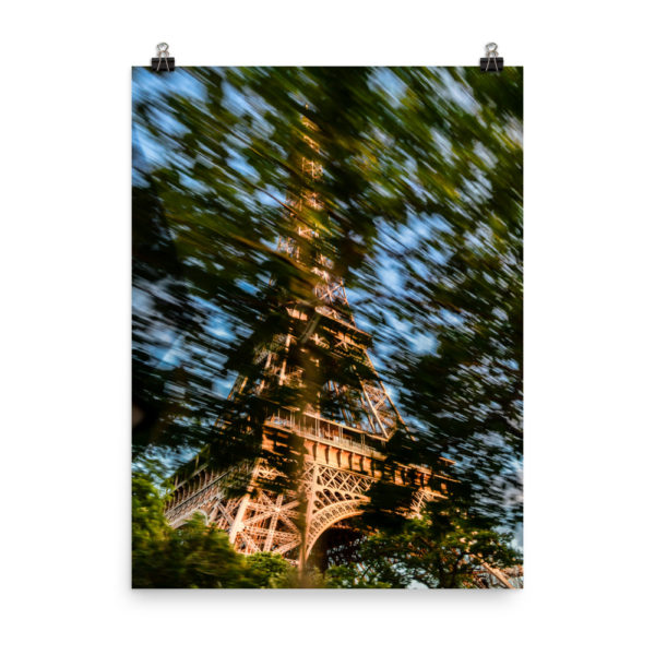 Eiffel tower in motion